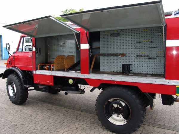 Mercedes-Benz Unimog 416.117 4x4 fire fighter truck 800l tank pump winch