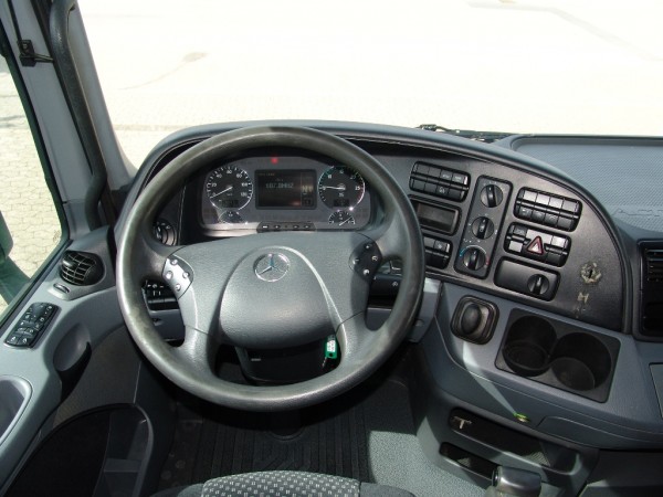 Mercedes-Benz Actros 1844 MP3 Megaspace rok produkcji 2010 I ręka