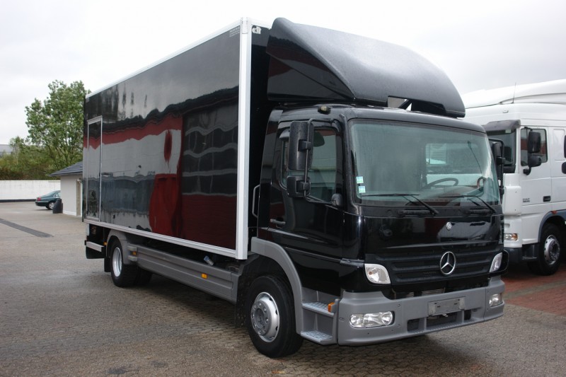 Mercedes-Benz Atego 1218 sanduk kamioni 6,45m Hidraulična rampa 1,5t Bočna vrata