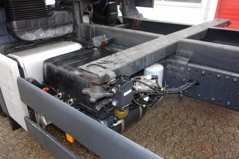 MAN TGA 18.400 LLS camion şasiul BDF, Aer condiționat, Manual gearbox