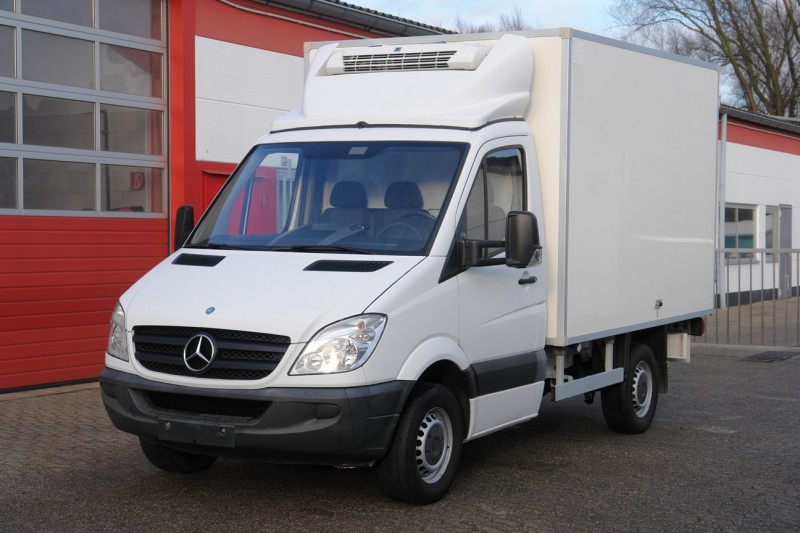 Mercedes-Benz - Sprinter 313Cdi hűtős furgon Raktérhűtők Thermoking V200MAX Teherbíró képesség 910kg EURO5
