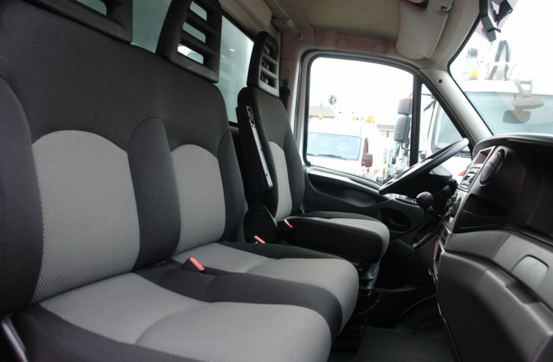 Iveco Daily 35S13 furgone frigo Thermoking V200MAX Capacità di carico 1020kg 