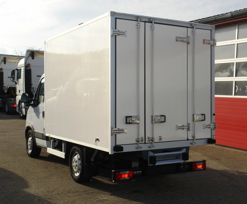 Iveco Daily 35S13 fridge box Carrier Xarios 200 1030kg payload EURO5 new TÜV!