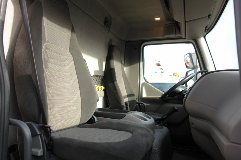 DAF LF 45.160 camion furgone 5,30m Porta laterale Sponda idraulica 1500kg EURO5