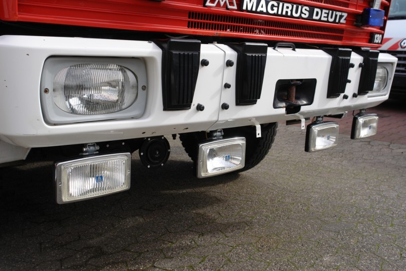 Magirus Deutz FM 130D 4x4 autospeciala de stins incendii cisternă rezervor de apă 2750l