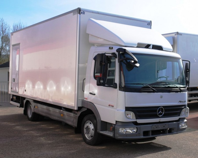 Mercedes-Benz Atego 816 camion furgone 6,0m Trasmissione automatica Sponda idraulica