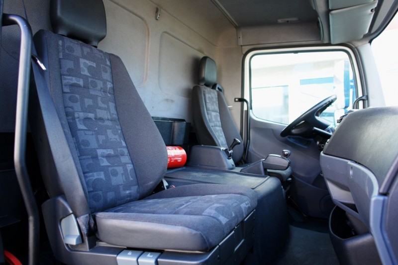 Mercedes-Benz Atego 816 kamion furgon  6,0m Automatski mjenjač Hidraulična rampa