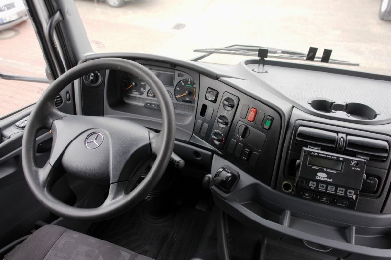 Mercedes-Benz Axor 1829 camion frigo Cambio manuale Multitemperatur Sponda idraulica