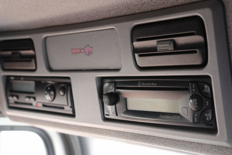 Mercedes-Benz Axor 1829 fridge box multitemperatur manual gearbox liftgate TÜV new! 