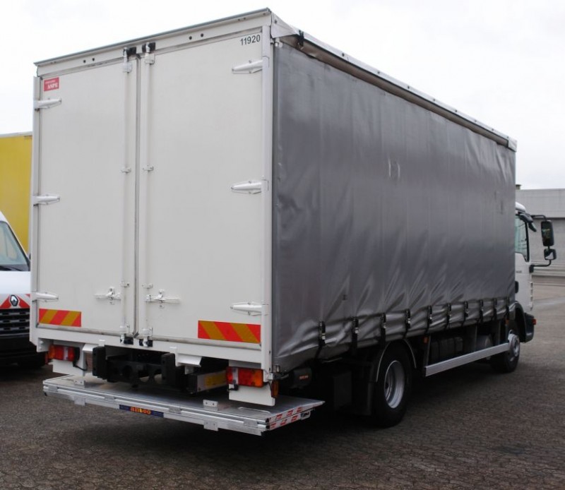 MAN TGL 12.220 Kamion s ceradom Edscha Klima uređaj Hidraulična rampa EURO5