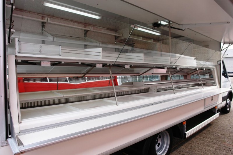 Iveco مطعم متنقل لبيع الطعام الطازج  Daily 50C15 براد طوله 5 أمتار 