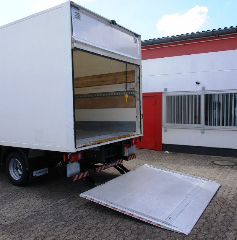 MAN TGL 7.150 box 5,0 meters automatic gearbox liftgate EURO 5 only 49tkm! TÜV new!