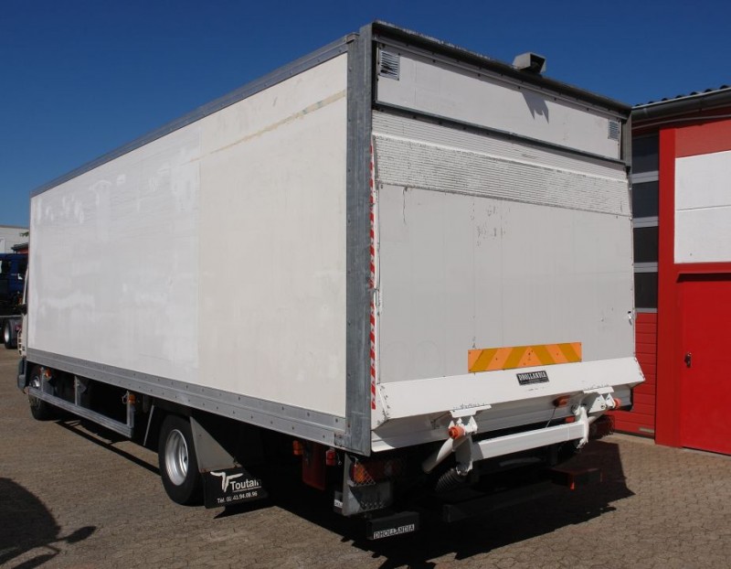 DAF LF 45.210 Camion furgon Lift hidraulic Climatizor Camera de mers inapoi EURO5