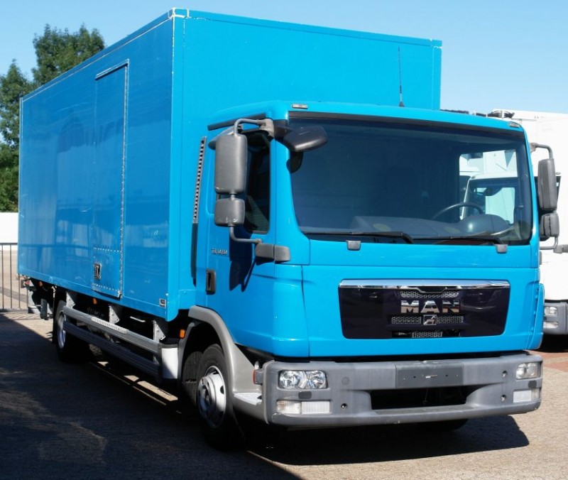 MAN TGL 10.180 Camion furgon 6,40m Full-automatic Climatizor Lift hidraulic