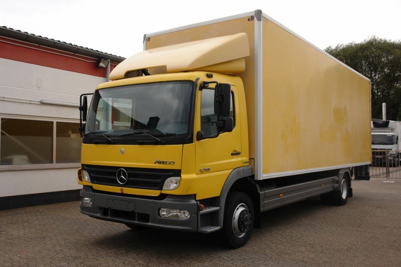 Mercedes-Benz - Atego 1218 box 7,80m liftgate 1500kg roofspoiler manual gearbox TÜV new!