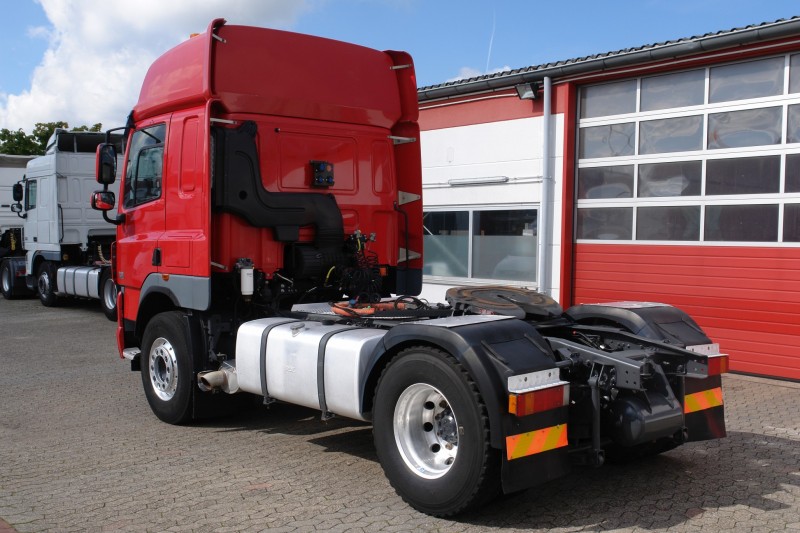 DAF CF 85.460 SSC tipper hydraulic airco sleeping bed EURO 5 new back tires! TÜV new! Top condition!