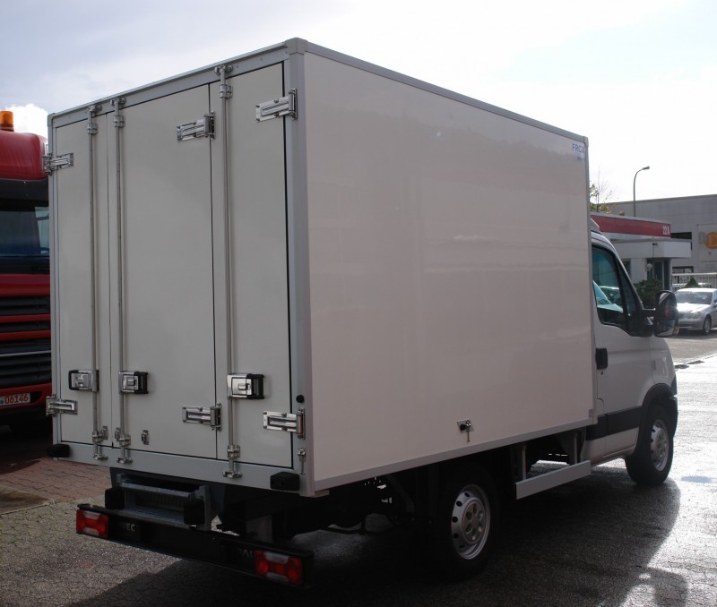 Iveco Daily 35S13 samochód dostawczy chłodnia, Carrier Xarios 200, Ładowność 1030kg, EURO5 