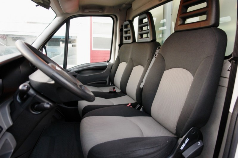 Iveco Daily 35C13 minibus hladnjača, Lamberet, Carrier Xarios 300, klima uređaj, EURO5