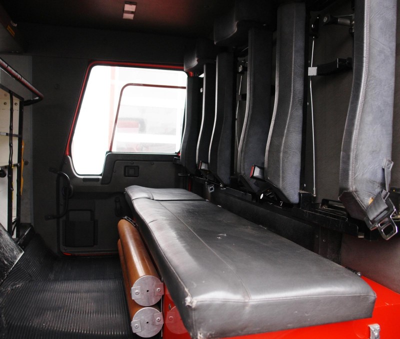 Volvo Camion de pompier double cabine FL10 & camion Incendie! Réservoir 4200l! Pompe Rosenbauer! Attelage remorque!