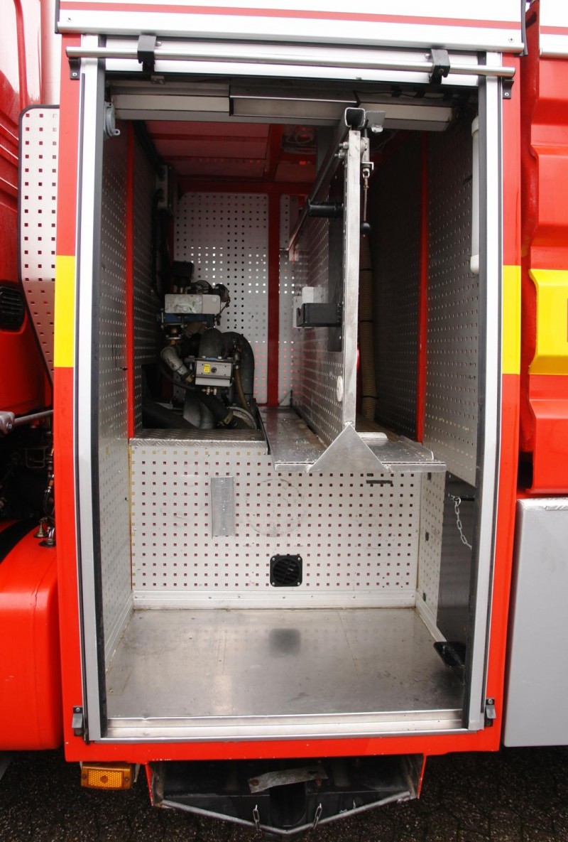 Volvo FL10 double cab fire engine tank 4200l Rosenbauer pump towbar 