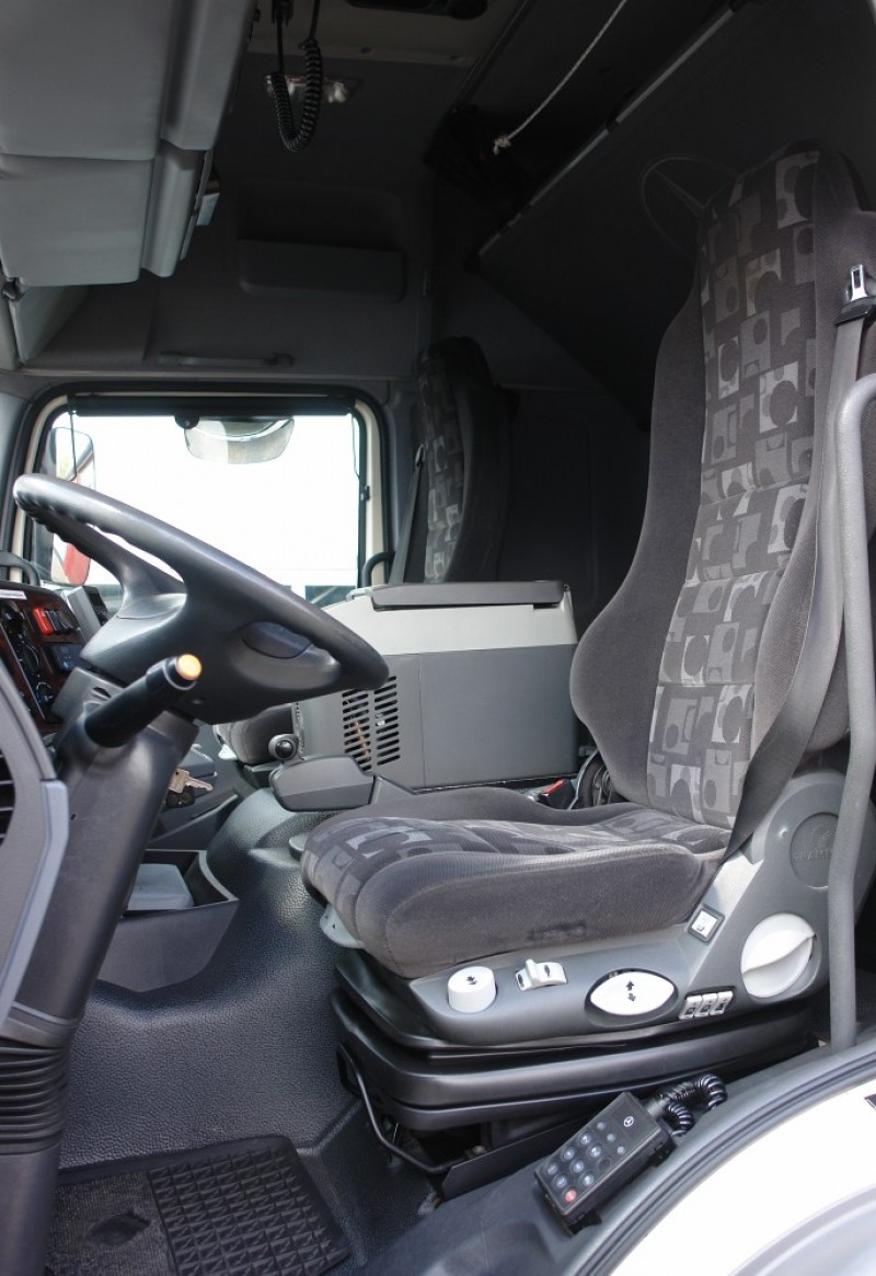 Mercedes-Benz Atego 1324 L Закрытый кузов 7,10м / кондиционер / полная пневматическая подвеска / гидроборт до 1500 кг / EURO 5 / новый TÜV !