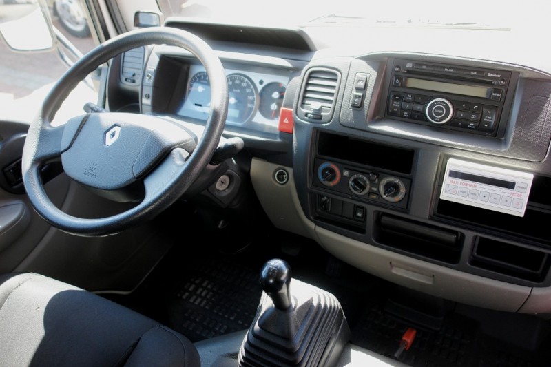 Renault Maxity 120.35 Kosaras autó 9,80m kosár terhelhetősége 200kg Klíma EURO5
