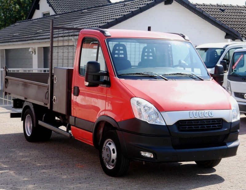 Iveco Daily 35C13 billenős teherautó, Szerszámosláda, Légkondicionáló Vontatóhorog EURO5 