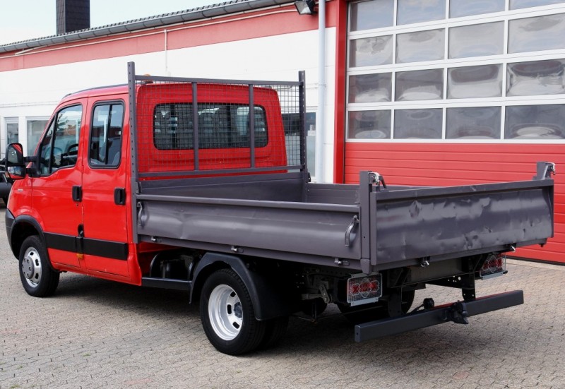 Iveco Daily 35C13 Cabina doble camión volquete 7 lugares Aire acondicionado remolque