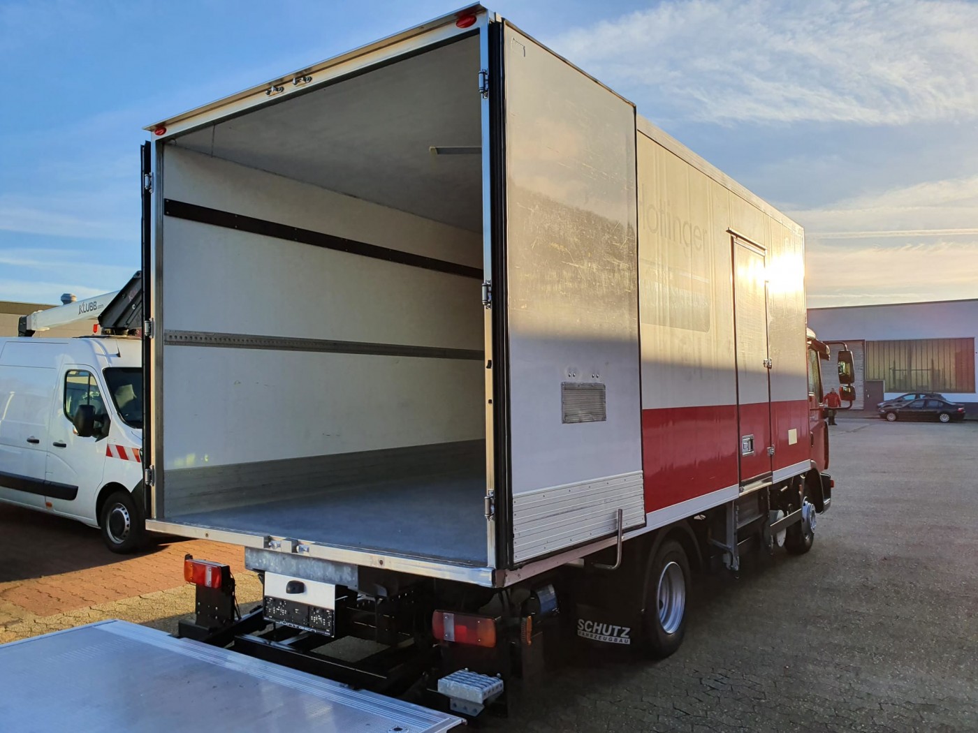 MAN 8.180 box refrigerati per trasporto fiori clima Euro5