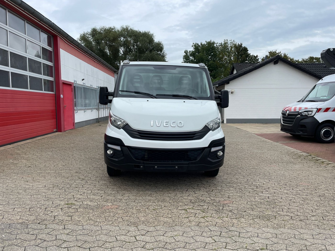Iveco Daily 35C16 benne 3 places climatisation EURO 6