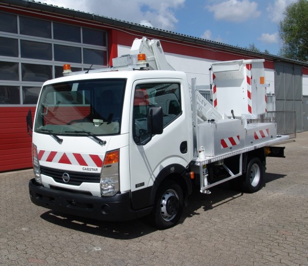 Nissan Cabstar working lift Comilev 10m airco trailer coupling! Just 274h working hours!