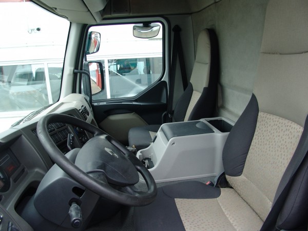 Renault Midlum 190 DXI camion furgo Anteo Lift hidraulic EURO4