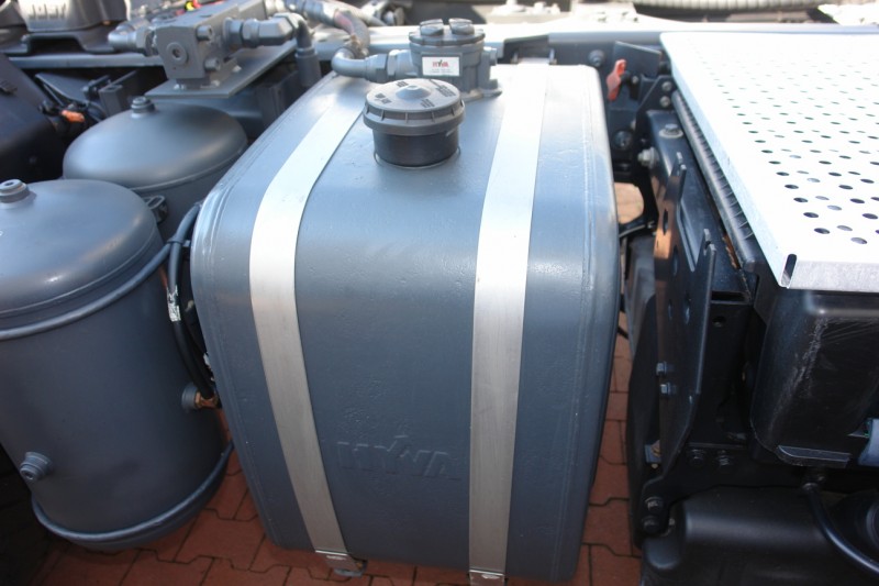  CF 85.410 Ciągnik siodłowy Manualna skrzynia biegów Klimatyzacja Hydraulika do wywrotu EURO 5 Tylko 407600 przebiegu!