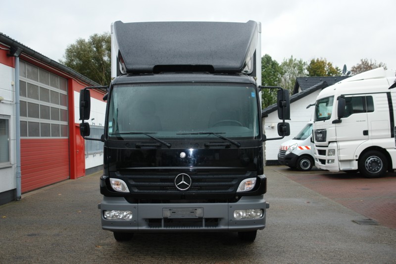 Mercedes-Benz Atego 1218 dobozos teherautók 6,45m Emelőhátfal 1,5t Oldalsó ajtó