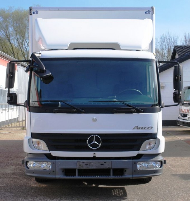 Mercedes-Benz Atego 816 dobozos teherautó 6,0m Automata sebességváltó Emelőhátfa  