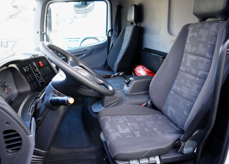 Mercedes-Benz Atego 816 kamion furgon  6,0m Automatski mjenjač Hidraulična rampa
