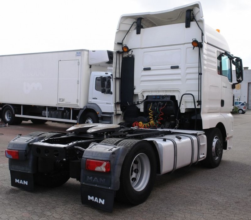 MAN TGX 18.400 XL Nyerges vontató Intarder Klíma Manuális sebességváltó Üzemanyag-tartály 780l 