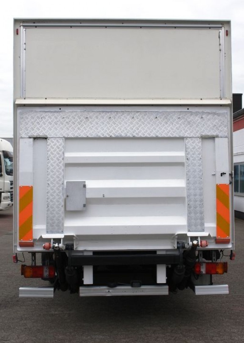 MAN TGL 10.180 Ciężarówka furgon 7,0m Manualna skrzynia biegów Klimatyzacja Winda załadowcza