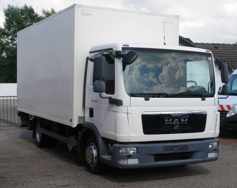 MAN TGL 7.150 box 5,0 meters automatic gearbox liftgate EURO 5 only 49tkm! TÜV new!