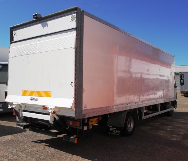 DAF LF 45.210 Ciężarówka furgon Winda załadowcza Klimatyzacja Kamera cofania EURO5