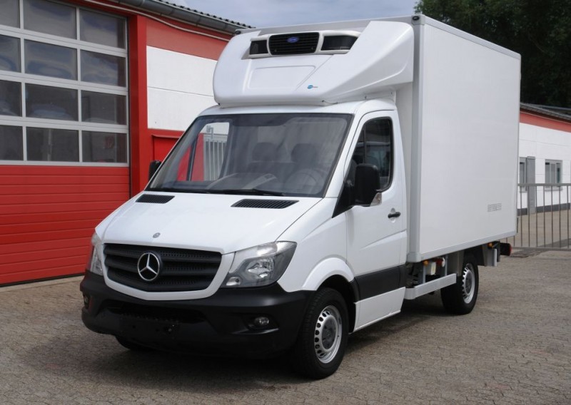 Mercedes-Benz Sprinter 316 hűtős furgon húskampók Carrier Pulsor 350 EURO5