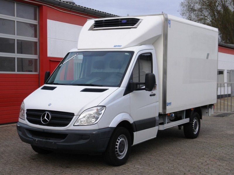 Mercedes-Benz Sprinter 313 fridge box Carrier Xarios 300 airco roof spoiler payload 920kg EURO5