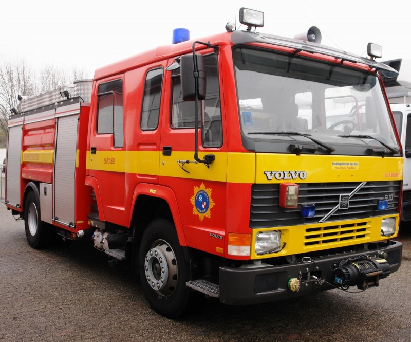Volvo FL10 Cabină dublă Cisternă și pompă de incendiu 4200l Rezervor Rosenbauer Pump AHK