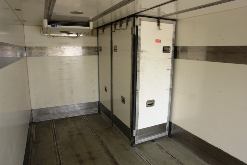 Iveco Daily 65C15 furgoneta frigorifica, 2 zonas de temperatura, Trampilla elevadora, suspensión de aire