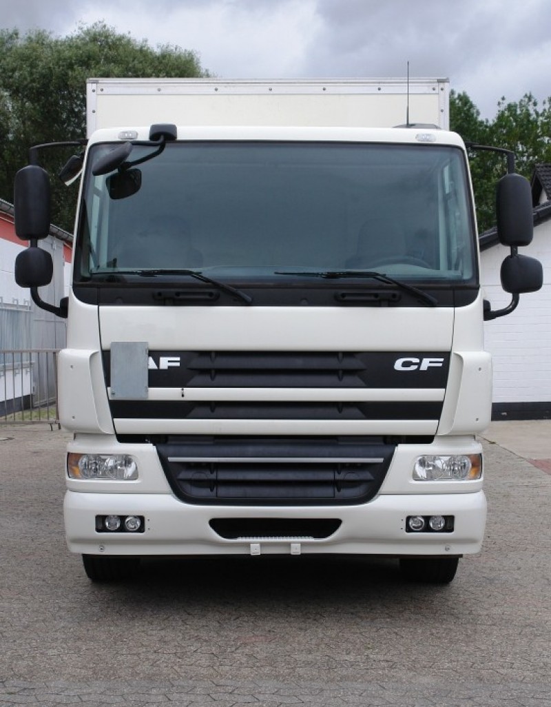 DAF CF 75.310 Camion furgone 8,80m cambio manuale Sponda idraulic 2000kg 