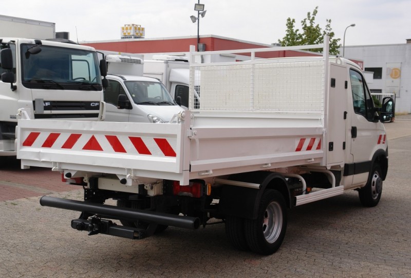 Iveco Daily 35C11 billenős teherautó, Szerszámosláda, Légkondicionáló Vontatóhorog EURO5 