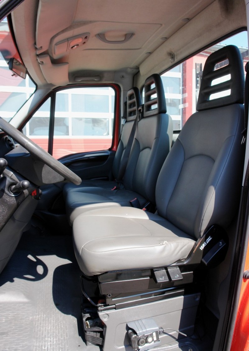 Iveco Daily 35C13 billenős teherautó, Szerszámosláda, Légkondicionáló Vontatóhorog EURO5 
