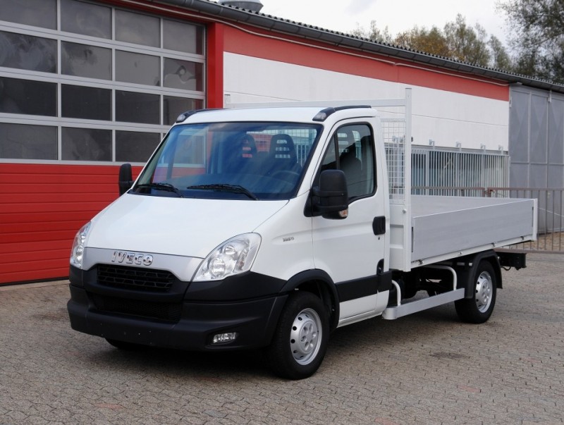 Iveco Daily 35S11 kamion s ravnom platformom 3,20m klima uređaj EURO5