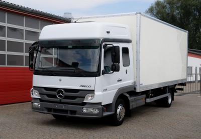 Mercedes-Benz Atego 818 RL Dobozos teherautó 6,20m Kézi váltó, légrugózás, Bigspace L fülke, Emelőhátfa 1500kg EURO5