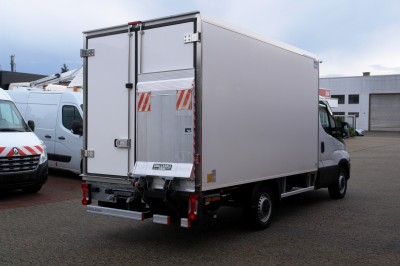 Iveco Daily 35S13 hűtős furgon 3,65m Thermoking V300MAX Emelőhátfala EURO5